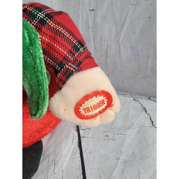 T L Toys Singing Dancing Interactive Caroler Boy Animated Christmas Vintage 9" - Picture 4 of 8